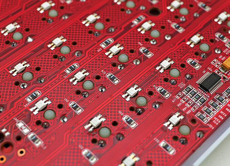 Bàn phím cơ Ducky One 2 RGB Cherry Red switch sử dụng bo mạch cao cấp